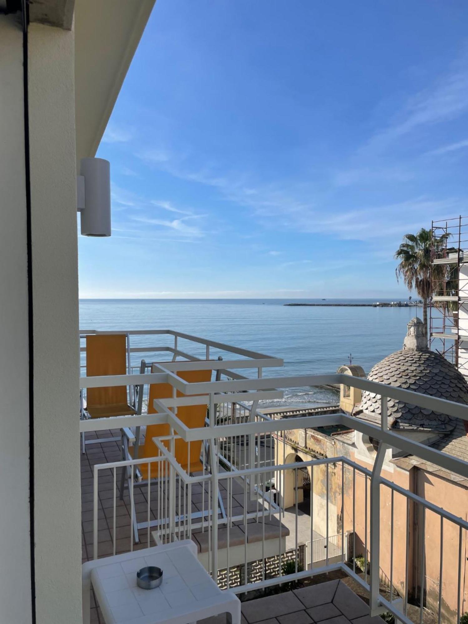Hotel Miramare دْيانو مارينا المظهر الخارجي الصورة