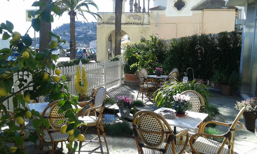 Hotel Miramare دْيانو مارينا المظهر الخارجي الصورة