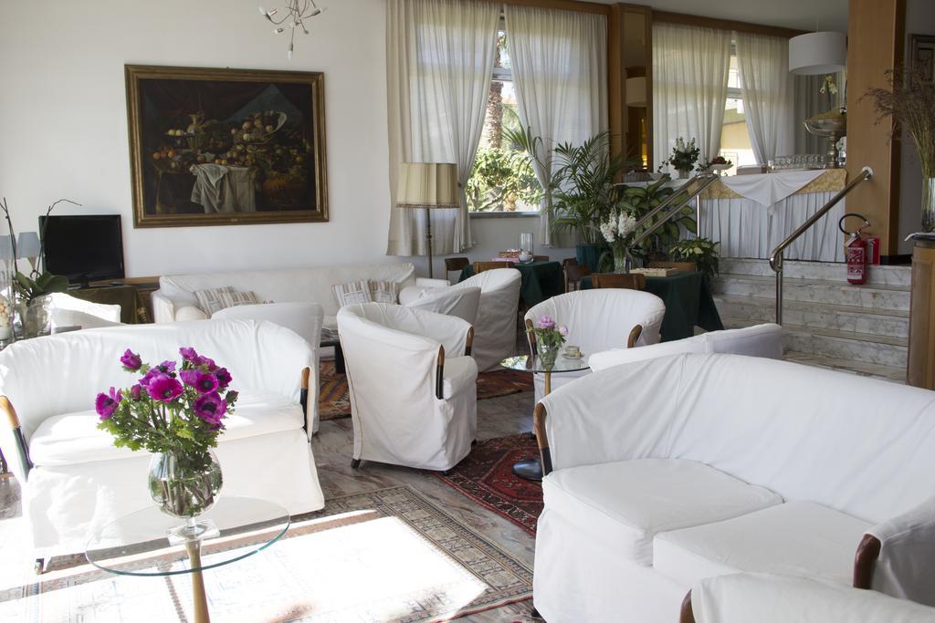 Hotel Miramare دْيانو مارينا المظهر الخارجي الصورة